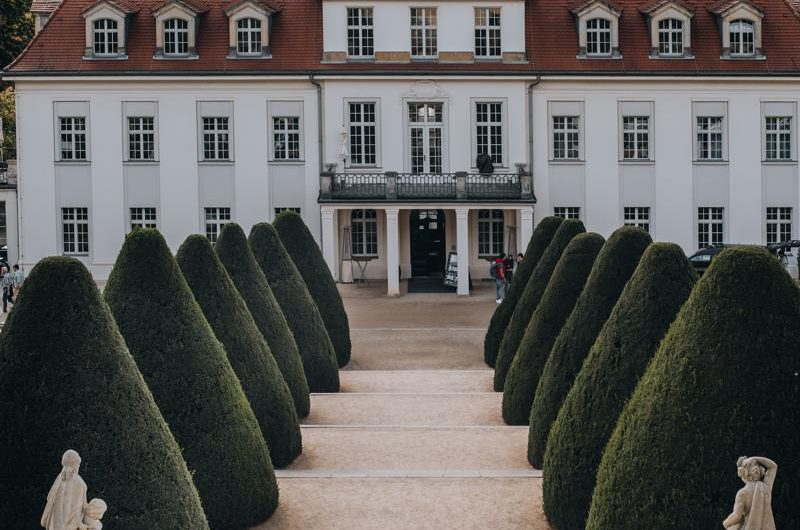 Ile kosztuje projekt ogrodu i jego wykonanie? Porównujemy ceny w różnych regionach Polski